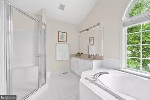 207 Creek Valley Ln, Rockville, MD 20850 - Photo 21