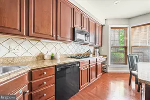 207 Creek Valley Ln, Rockville, MD 20850 - Photo 11