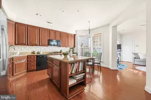 207 Creek Valley Ln, Rockville, MD 20850 - Photo 9