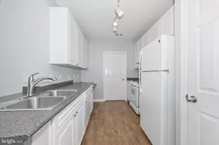 501 Hungerford Dr, Rockville, MD 20850 - Photo 17