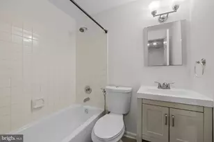 1095 Travis Ln, Gaithersburg, MD 20879 - Photo 11