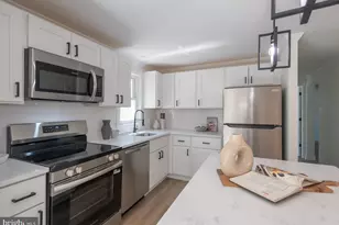 8112 Shady Spring Dr, Gaithersburg, MD 20877 - Photo 7