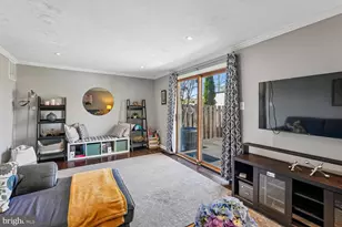 17532 Kohlhoss Rd, Poolesville, MD 20837 - Photo 11