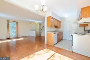 39 Triple Crown Ct, Gaithersburg, MD 20878 - Photo 9