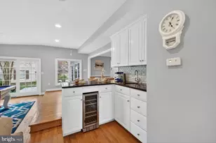 14 Fairwood Ct, Rockville, MD 20850 - Photo 19