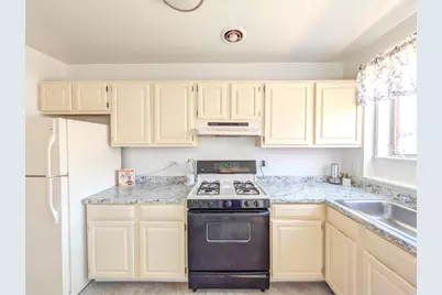 10500 Montrose Avenue #203, Bethesda, MD 20814 - Photo 5