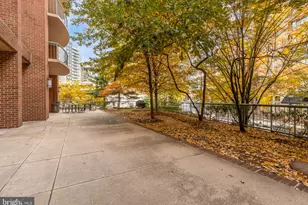 4808 Moorland Ln, Bethesda, MD 20814 - Photo 3