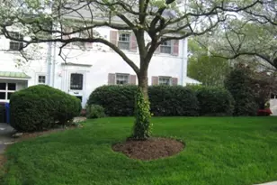 9405 Locust Hill Rd, Bethesda, MD 20814 - Photo 3