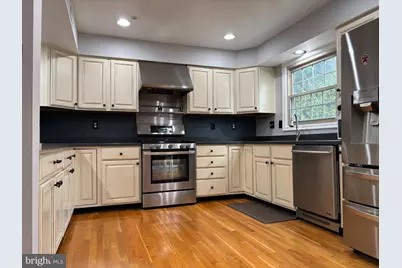 10166 Treble Court, Rockville, MD 20850 - Photo 5