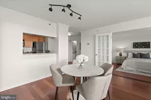 10101 Grosvenor Pl, Rockville, MD 20852 - Photo 19