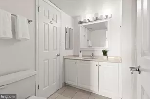 10101 Grosvenor Pl, Rockville, MD 20852 - Photo 25