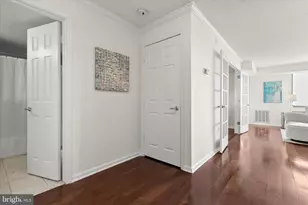 10101 Grosvenor Pl, Rockville, MD 20852 - Photo 5