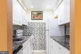 9804 Hellingly Pl, Montgomery Village, MD 20886 - Photo 7