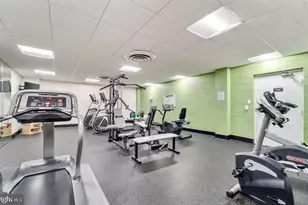 4242 East-West Hwy, Chevy Chase, MD 20815 - Photo 21