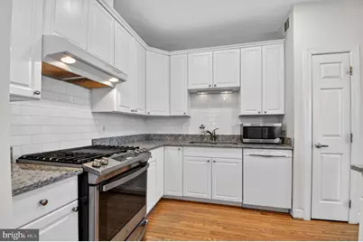 8439 Bells Ridge Terrace, Potomac, MD 20854 - Photo 9