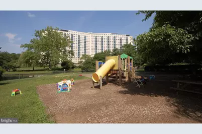 10401 Grosvenor Place #1519, Rockville, MD 20852 - Photo 13