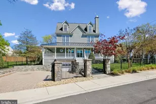4557 Fairfield Dr, Bethesda, MD 20814 - Photo 1