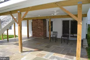 9012 Paddock Ln, Rockville, MD 20854 - Photo 7