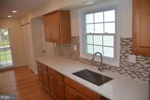 9012 Paddock Ln, Rockville, MD 20854 - Photo 15