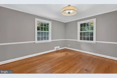 7215 Rollingwood Drive, Chevy Chase, MD 20815 - Photo 7
