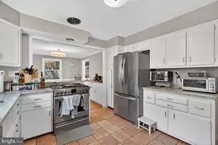7215 Rollingwood Dr, Chevy Chase, MD 20815 - Photo 9