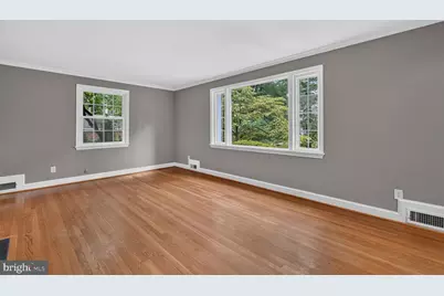 7215 Rollingwood Drive, Chevy Chase, MD 20815 - Photo 5
