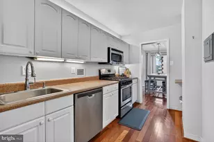 4515 Willard Ave, Chevy Chase, MD 20815 - Photo 5