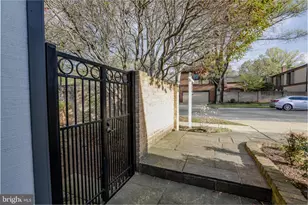 6208 Leeke Forest Ct, Bethesda, MD 20817 - Photo 7