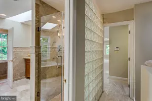 18 Nantucket Ct, Potomac, MD 20854 - Photo 31
