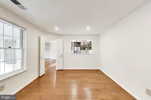 5707 Brewer House Cir, Rockville, MD 20852 - Photo 9