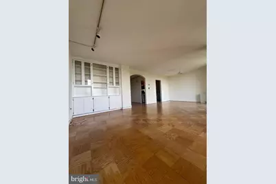 4242 E West Highway #618, Chevy Chase, MD 20815 - Photo 9