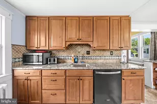 8 James St, Gaithersburg, MD 20877 - Photo 5