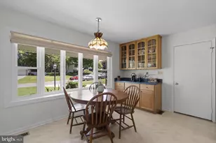 9008 Edgewood Dr, Gaithersburg, MD 20877 - Photo 3