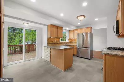 16528 George Washington Drive, Rockville, MD 20853 - Photo 11