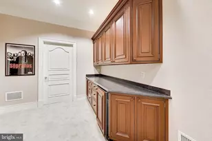 9001 Persimmon Tree Rd, Potomac, MD 20854 - Photo 57