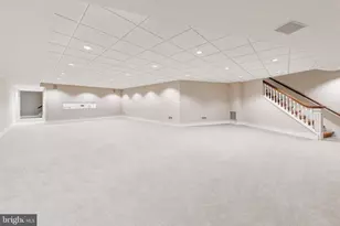 9001 Persimmon Tree Rd, Potomac, MD 20854 - Photo 53