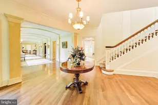 9001 Persimmon Tree Rd, Potomac, MD 20854 - Photo 9