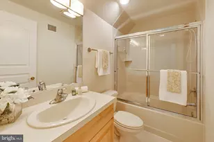9001 Persimmon Tree Rd, Potomac, MD 20854 - Photo 51