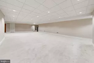 9001 Persimmon Tree Rd, Potomac, MD 20854 - Photo 55