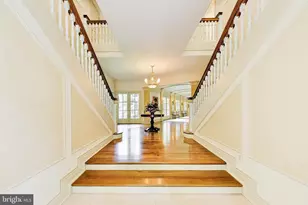 9001 Persimmon Tree Rd, Potomac, MD 20854 - Photo 7