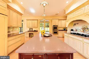 9001 Persimmon Tree Rd, Potomac, MD 20854 - Photo 27