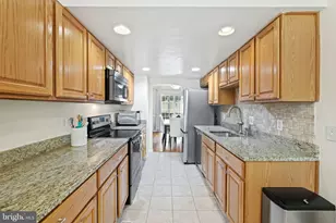 7344 Greentree Rd, Bethesda, MD 20817 - Photo 11