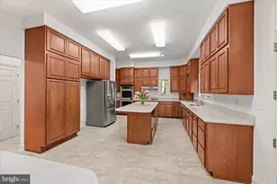6013 Selvyn Rd, Bethesda, MD 20817 - Photo 13