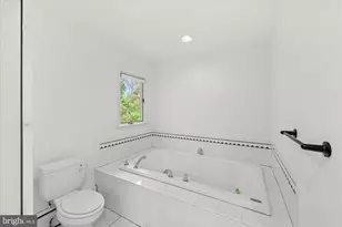 6013 Selvyn Rd, Bethesda, MD 20817 - Photo 29