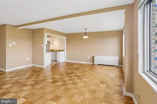 10201 Grosvenor Pl, Rockville, MD 20852 - Photo 13