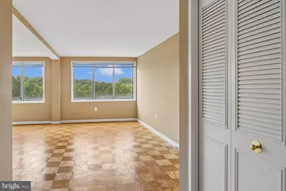 10201 Grosvenor Place #1206, Rockville, MD 20852 - Photo 3