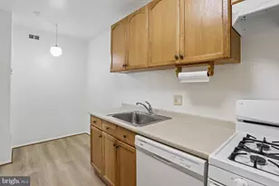 11925 Parklawn Dr, Rockville, MD 20852 - Photo 17