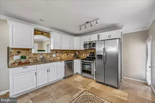 11310 Ashley Dr, North Bethesda, MD 20852 - Photo 3