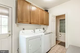 12601 Tribunal Ln, Potomac, MD 20854 - Photo 43