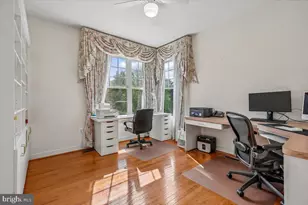 10610 Outpost Dr, North Potomac, MD 20878 - Photo 11